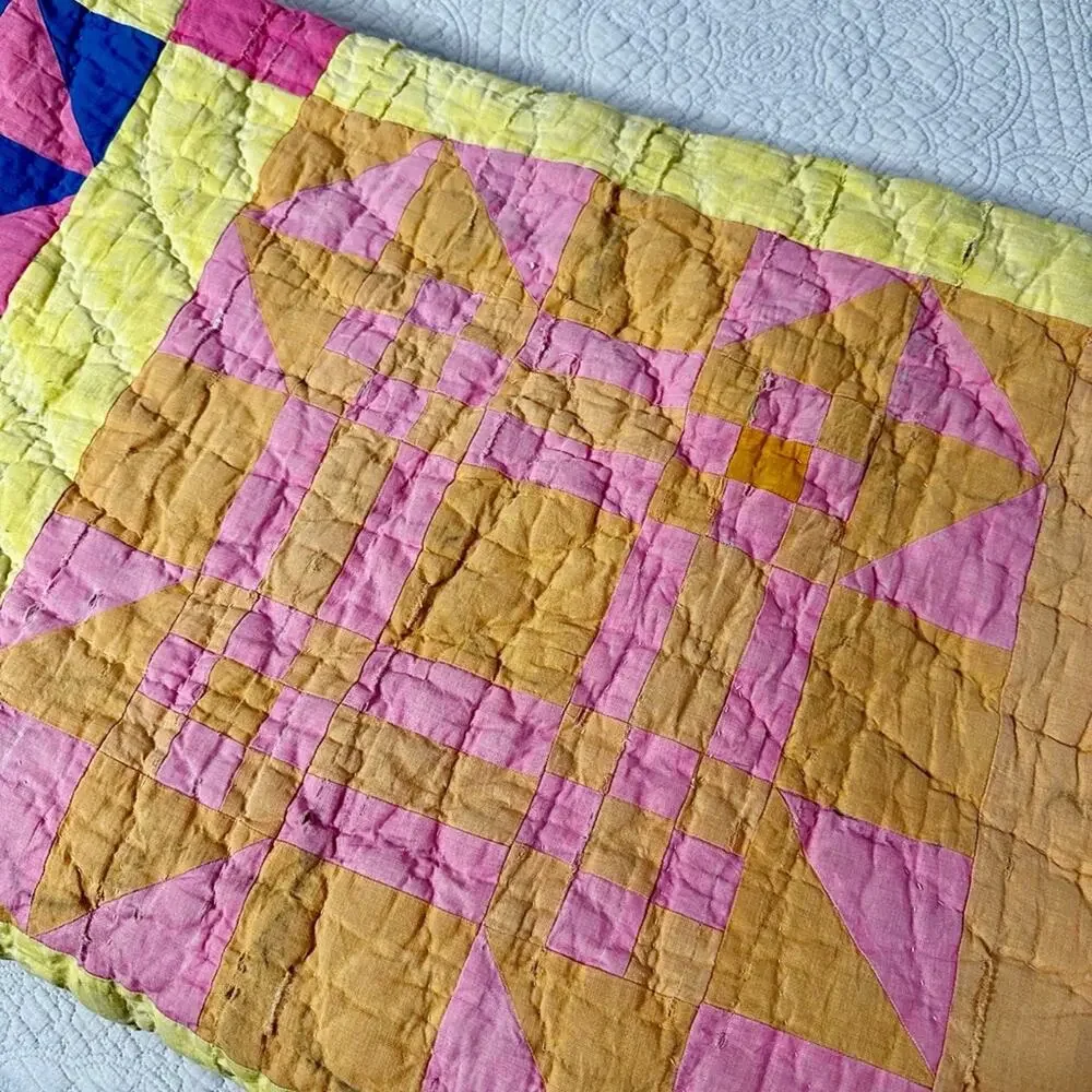 Vintage 1930s Pastel Pink Yellow Blue Patchwork Star Quilt Baptist Fan